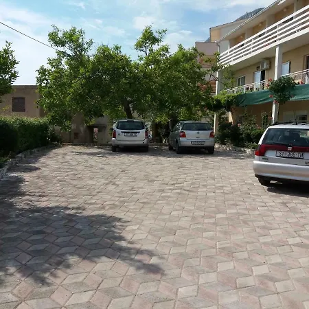 Boris * Omis